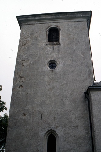 Andrarums kyrka, tornets södra fasad