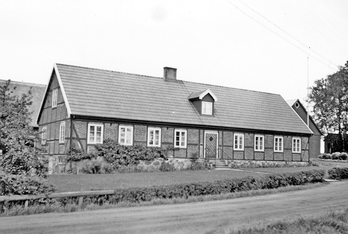 Bondgård. Ägare 1952: Trollenäs gods.