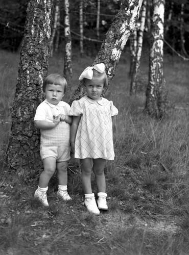 Hubert och Iris Oredssons barn Conny och Laila,...