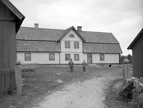 Otto Larssons gård gårdssidan Toarp.