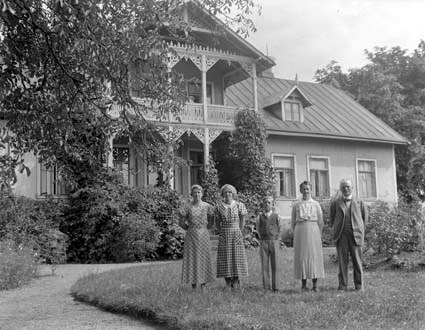 Emil Svensson Trädgårdsberg familjen höjd.