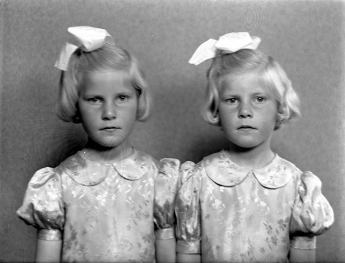 Sven Nilsson (bagare) tvillingarna (bröstbild) ...
