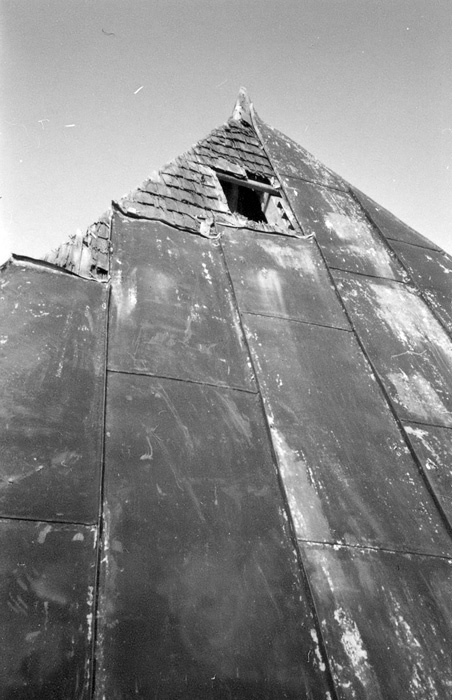 Detalj av torntaket på Bjuvs kyrka.