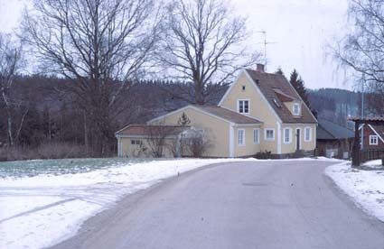 Tilläggsbyggnad av hus från 1930-talet. Febr. 1...