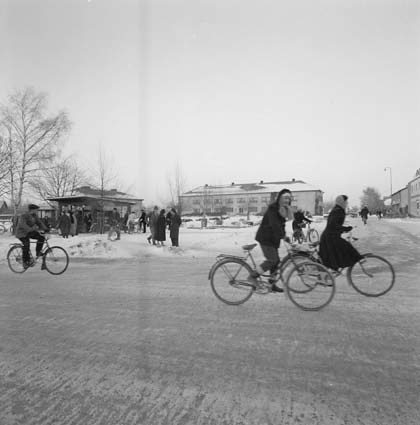 Gatumiljö i Bromölla 1955.
