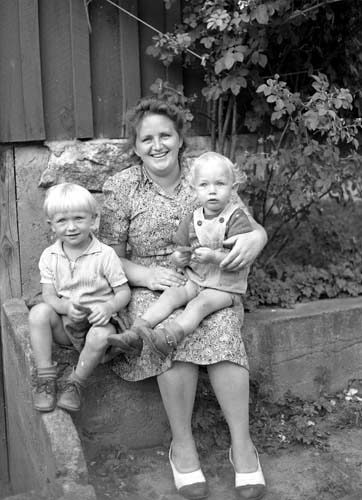 Henning Nilsson Göstas fru o barn Arkelstorp.