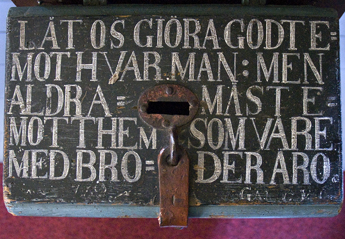 Trätavla med inskription i Norra Strö kyrka. 20...