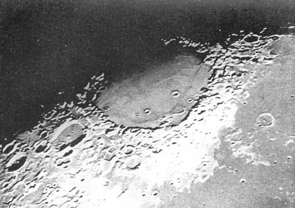Mare Crisium efter foto från Lickobservatoriet.