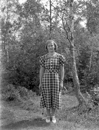 Greta Svensson Röetved ensam.