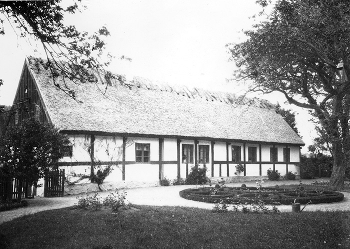 Klintebergs gård i sitt äldre skick. På 1940-ta...