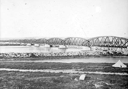 Järnvägsbro över Eufrat.