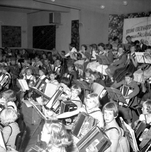 Musikuppvissning Stjärnan 1956 Erhnborn