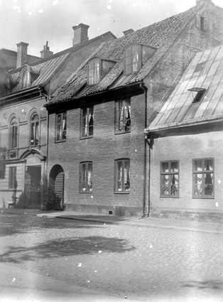 Fasad mot V.Storg. c:a 1900.