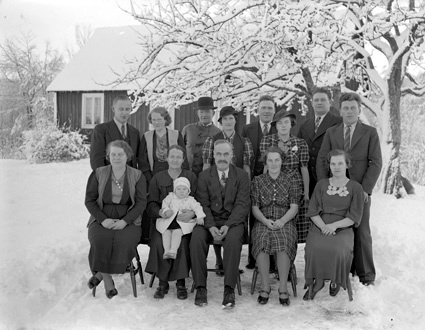 Adolf Buske Mjönäs 60 års dag ute grupp.