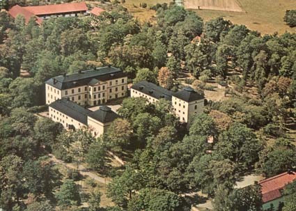 Flygvy, Lövstads slott, Norrköping. Uppfört på ...