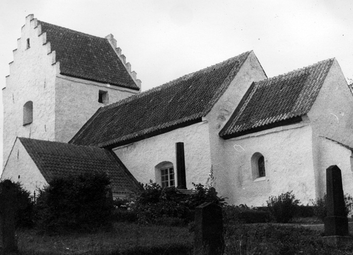 Skårby kyrka från 1742.
