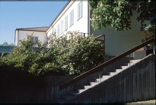 Hus mittemot kommunhuset 2000-05-15