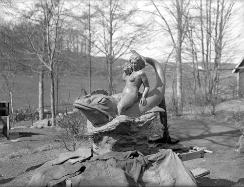 Axel Olssons skulptur fiskar Arkelstorp.