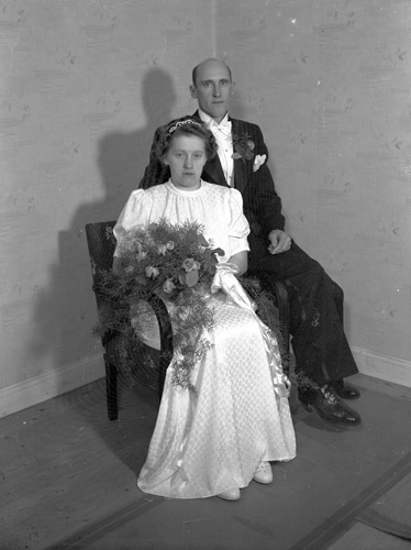Ester och Karl Nilsson brudpar, Vånga.