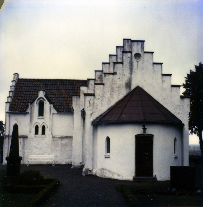 Ilstorps kyrka från öster.