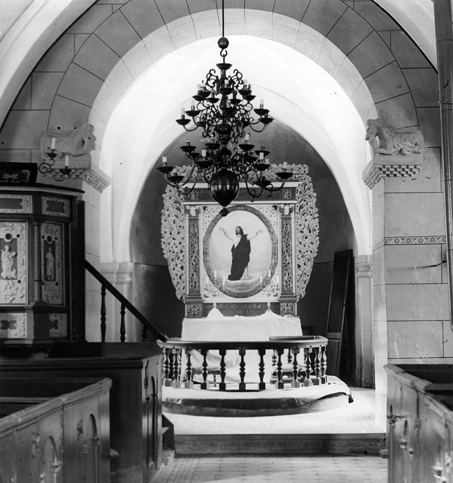Hammarlövs kyrka. Altaruppsats av Johannes Andr...