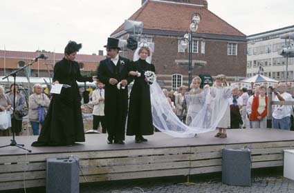 1800-tals modevisning, 1996.