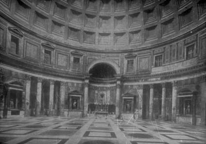 ROM: Pantheon. Interiör.