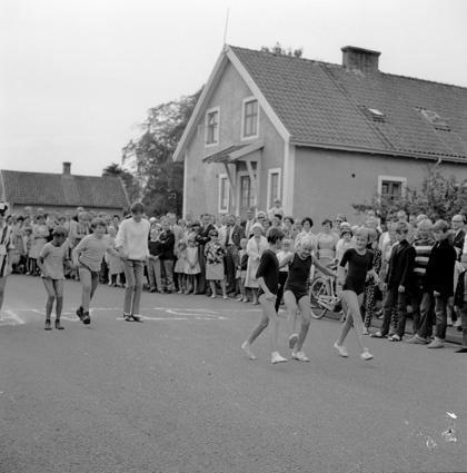 Jenkatävling på Lions karneval 1966.