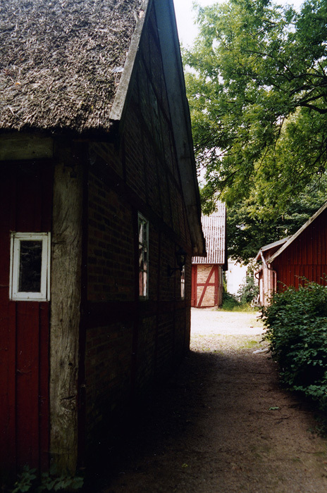 Kringbyggd korsvirkesgård i Kumlatofta.