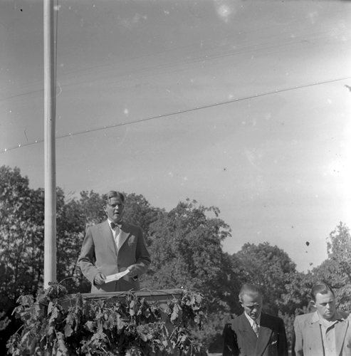Minnestavla avtäckes i Karakås 1950