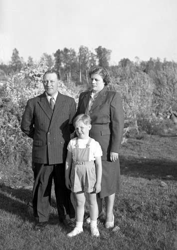 Rosenkvist en familj 3 pers Ekestad.