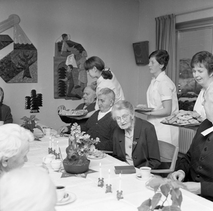 Middag på Brogården 1970.
