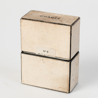 KrM 123/86 15a - Pappförpackning till parfymflaska