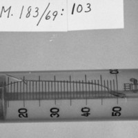 KrM 183/69 103 - Injektionsspruta