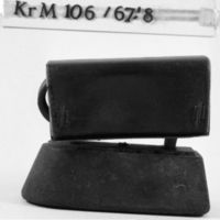 KrM 106/67 8 - Pressjärn