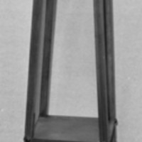 KrM 92/68 33 - Piedestal