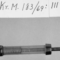 KrM 183/69 111 - Injektionsspruta