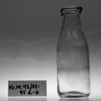 KrM 42/83 95a-b - Flaska