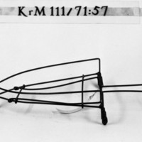 KrM 111/71 57 - Strykjärnsställ