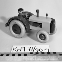 KrM 71/90 4 - Traktor