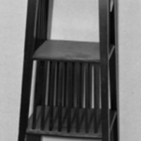 KrM 92/68 34 - Piedestal