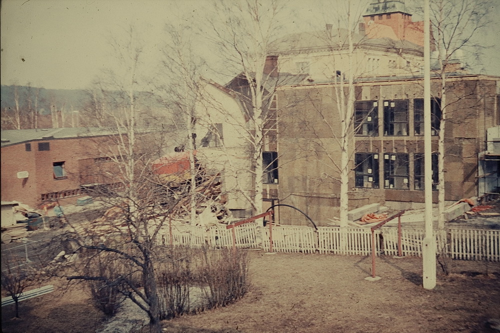 Manberska huset under rivning 2/5 1972