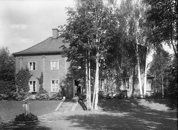 Winströmska villan. Vid dörren  fr v 1. Einar W...