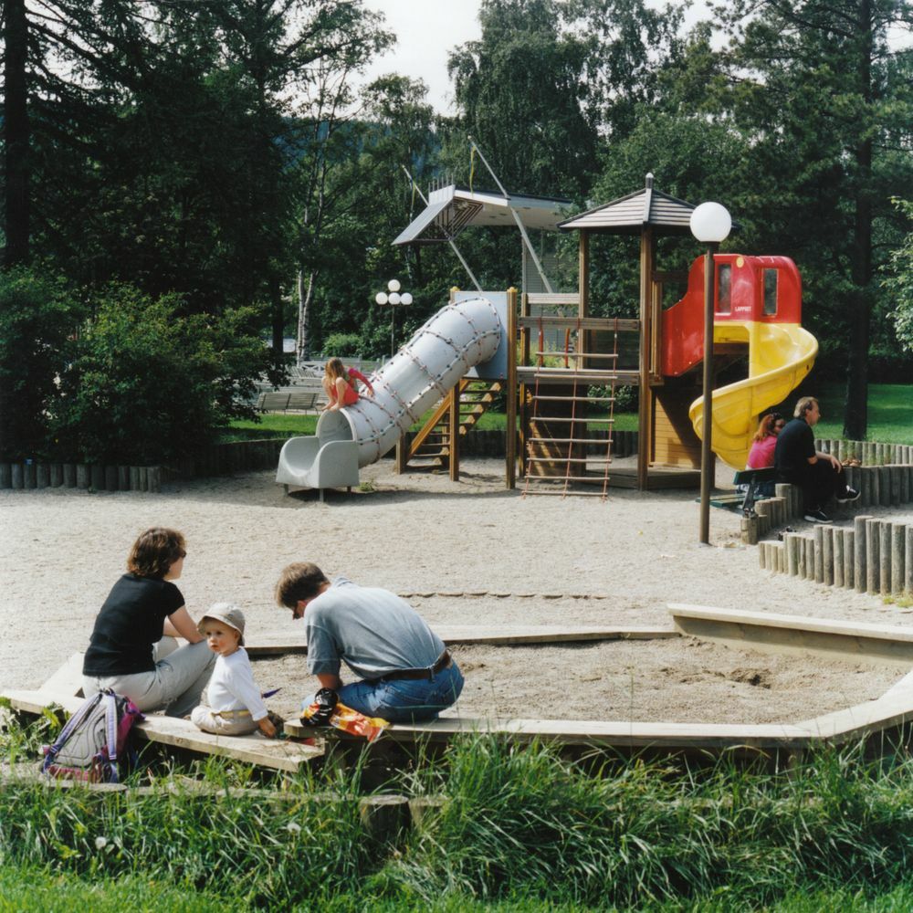 Östersund år 2000 -  Lekplatsen i Badhusparken