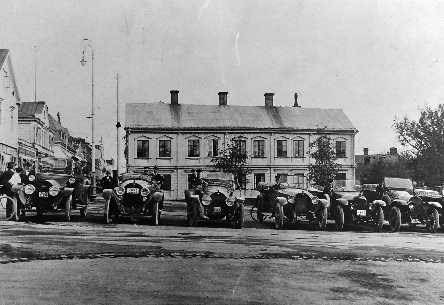 Den 8 juni 1920 beviljades 12 fasta trafikrätti...