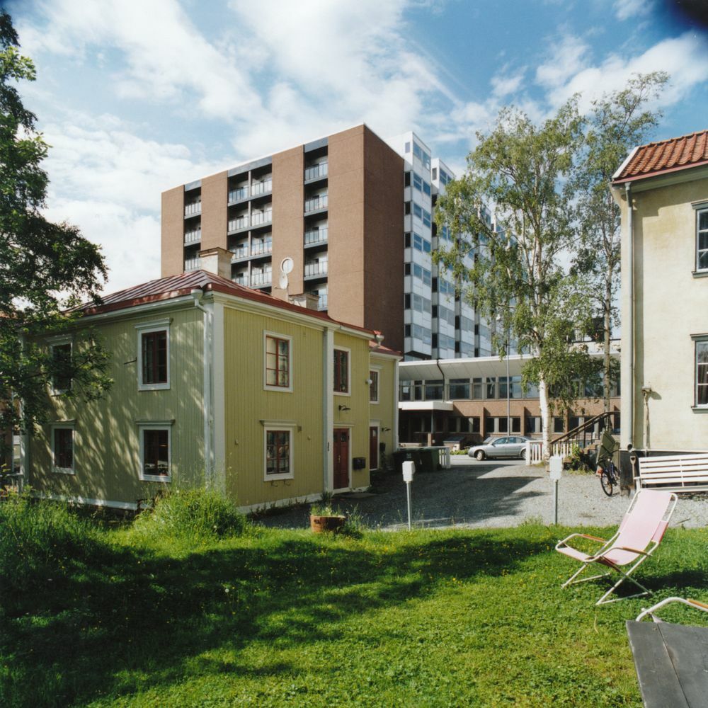 Östersund år 2000 -  Ett av de äldsta husen.