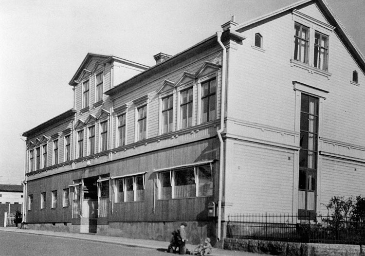 Prästgatan 61. Byggt 1884, grändhuset 1910