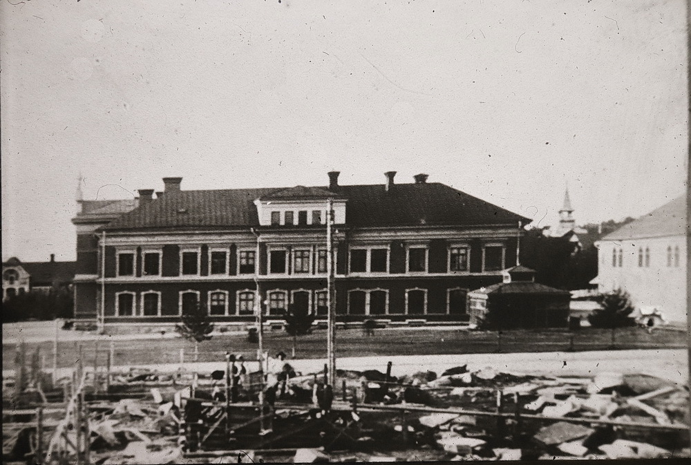 Högre Allmänna Laroverket, 1910. Vy från söder.