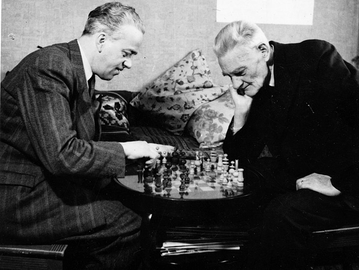 Två framstående schackfigurer, köpman Gösta Ber...