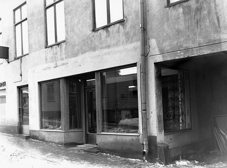 Prästgatan 39. T.v. Nils H. Lundgrens frisörsal...